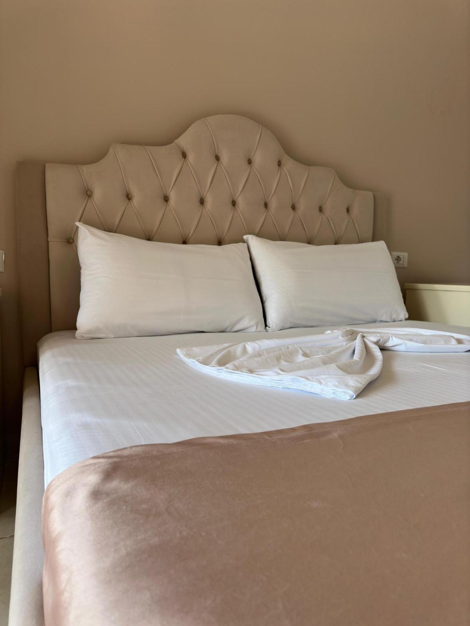 Evelina Ernild Rooms Sarandë Exteriör bild