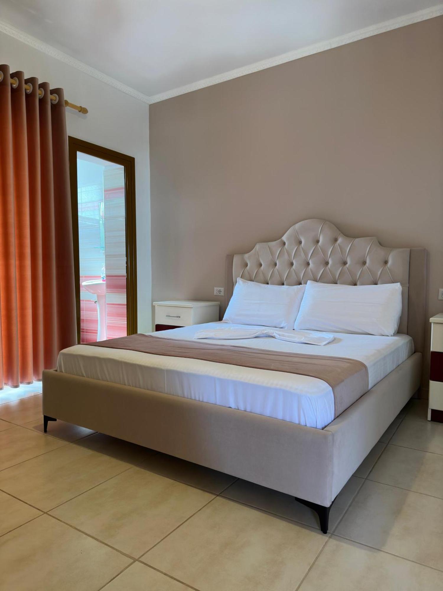Evelina Ernild Rooms Sarandë Exteriör bild