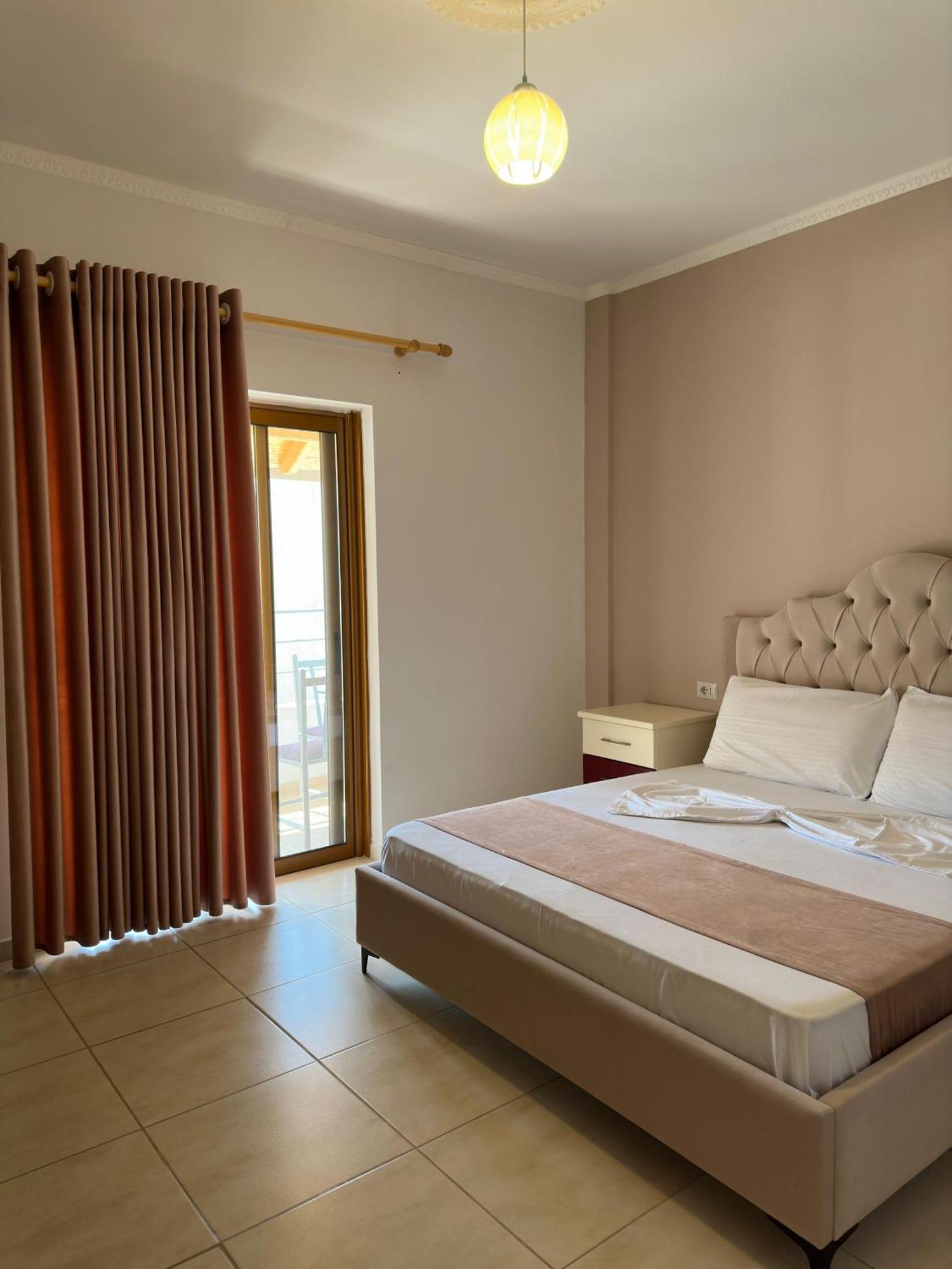 Evelina Ernild Rooms Sarandë Exteriör bild