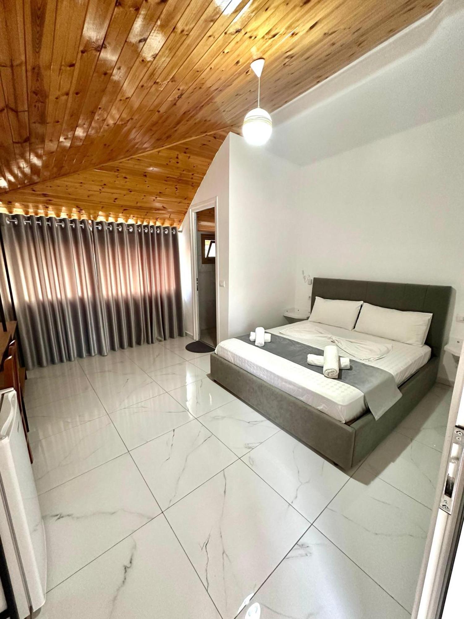 Evelina Ernild Rooms Sarandë Exteriör bild